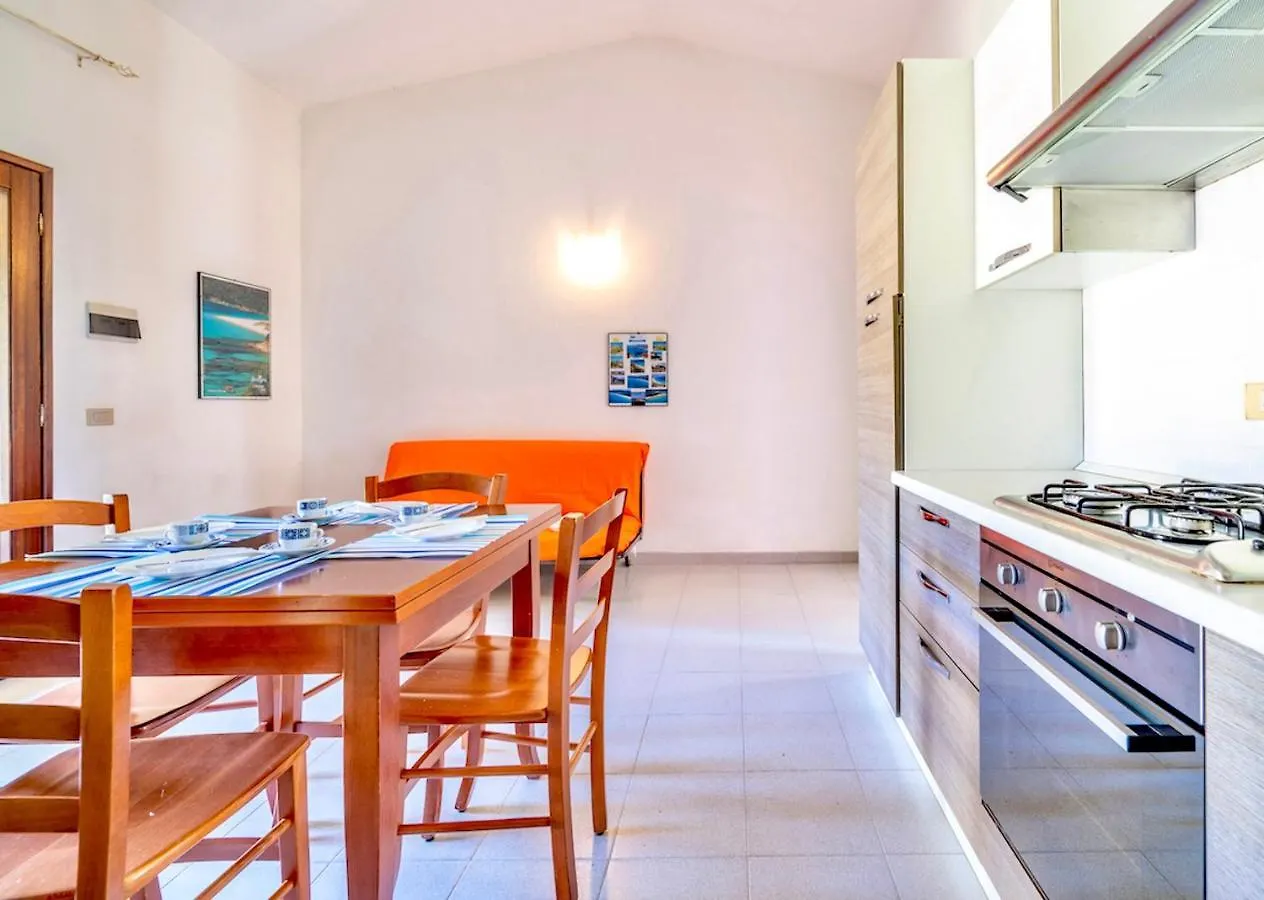 Iss Travel, Apartments In Via Torino - 800 M From La Cinta Beach San Teodoro  Italy