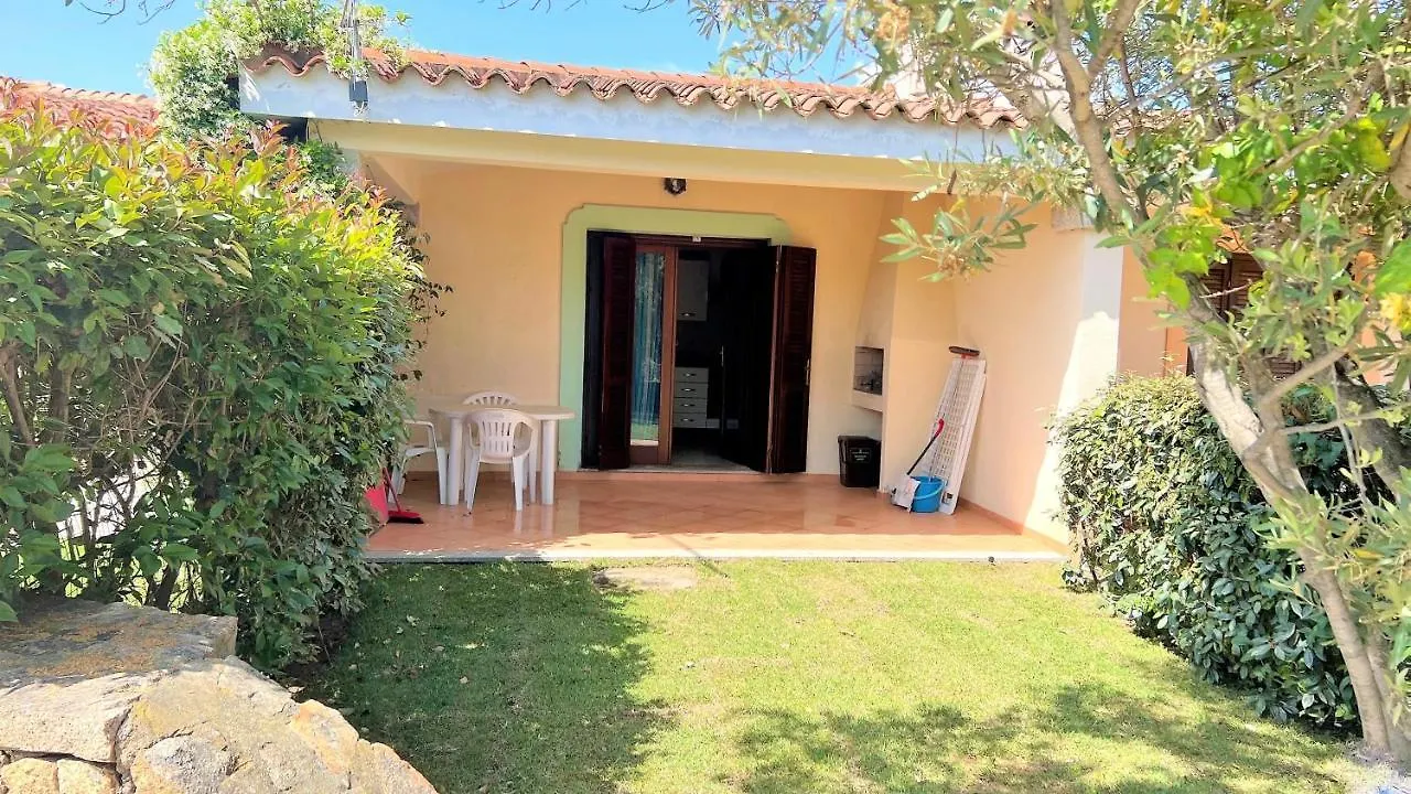 Aparthotel Iss Travel, Apartments In Via Torino - 800 M From La Cinta Beach San Teodoro
