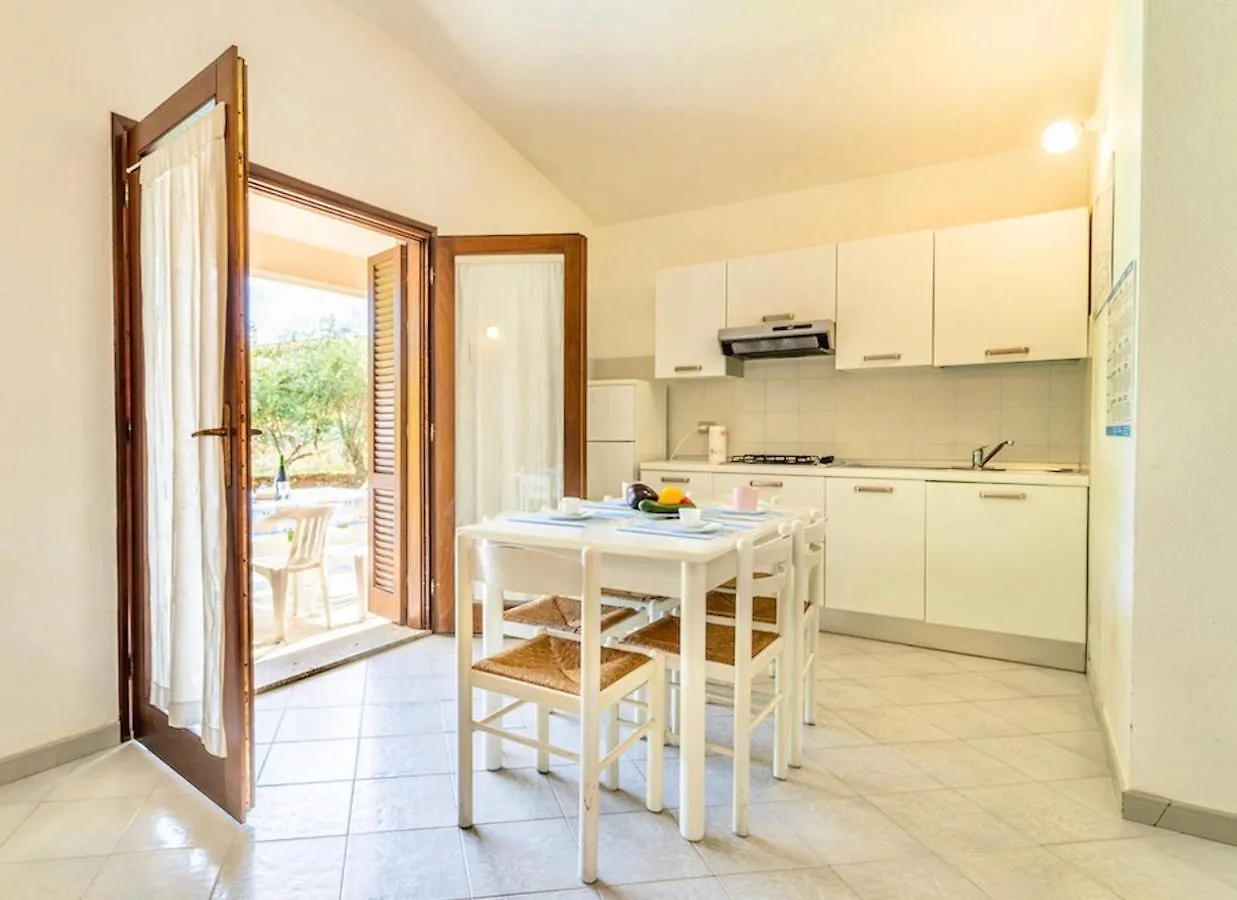 Iss Travel, Apartments In Via Torino - 800 M From La Cinta Beach San Teodoro  Aparthotel San Teodoro (Sardinia)